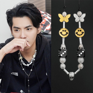潮流合伙人吴亦凡同款镶钻骷髅头骰子笑脸项链潮人男女嘻哈毛衣链