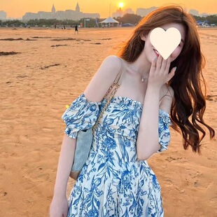 一字肩露肩长裙碎花连衣裙夏2023新款三亚旅游拍照海边度假沙滩裙