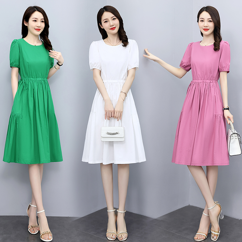 女裙2024年夏季新款时尚优雅洋气减龄气质收腰显瘦纯色圆领连衣裙