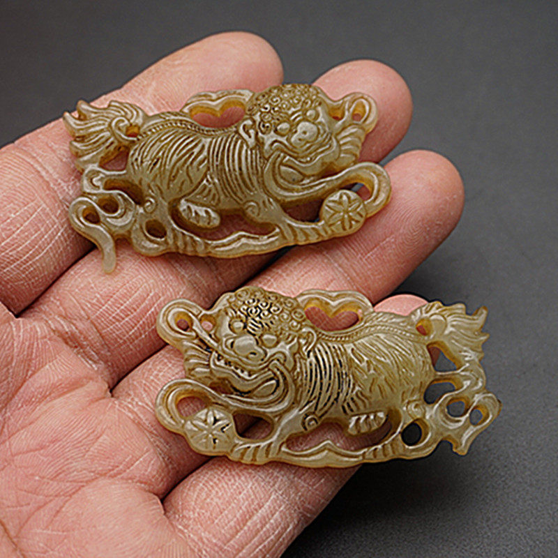 和田玉仿古做旧狮子对佩对玉事事如意玉佩玉坠时 来运转 吊坠挂件