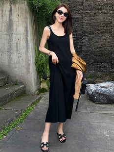 茶歇法式显瘦收腰吊带连衣裙子女2024新款夏季高级感黑色气质长裙