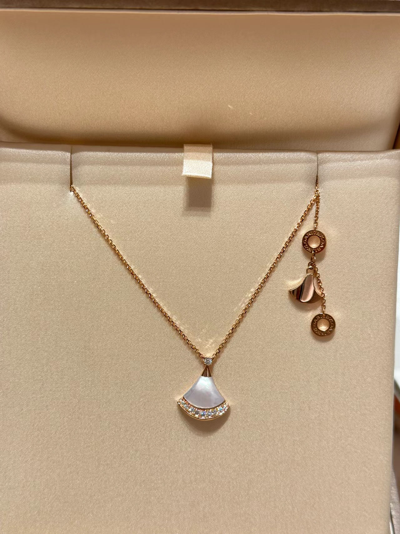 【支持中检】bvlgari宝格丽divas dream玫瑰金贝母钻石项链