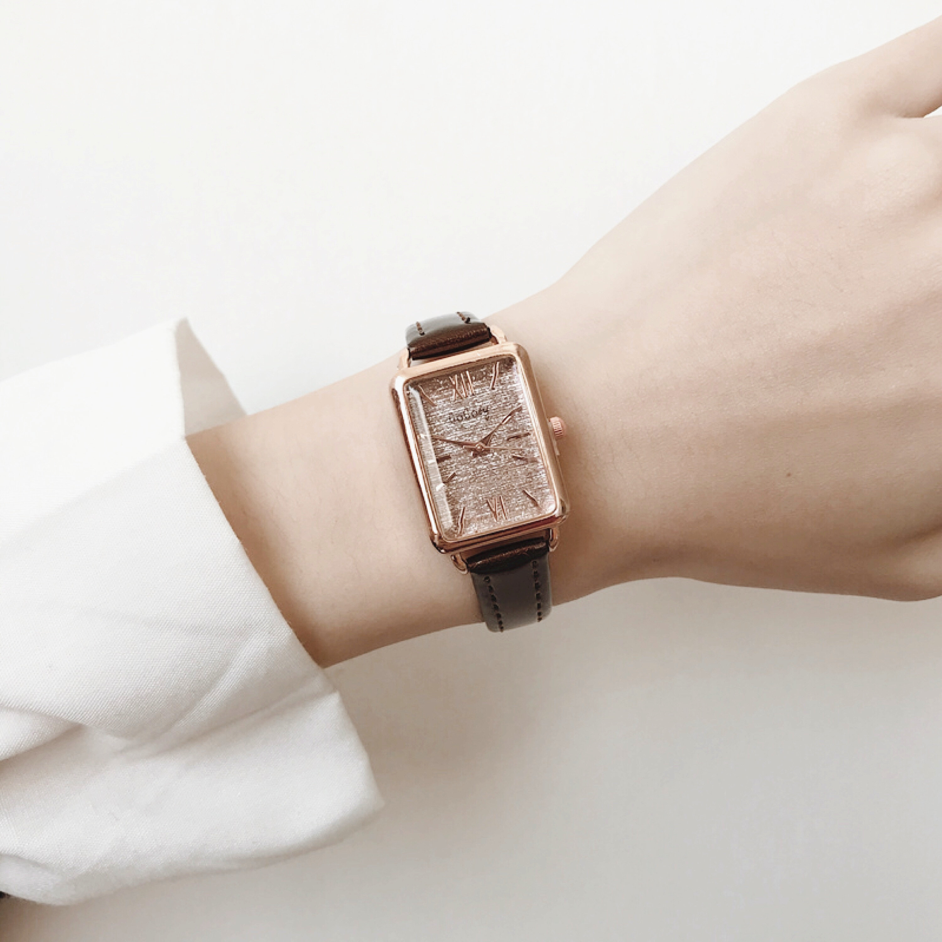 时尚手表女2021年新款轻奢小众