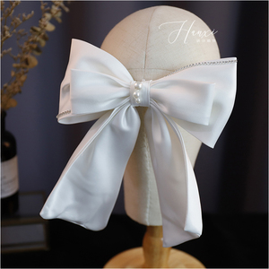 白色大蝴蝶结发夹图片