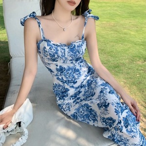 2022 summer new French retro gentle broken flower suspender fishtail long skirt temperament close waist thin dress