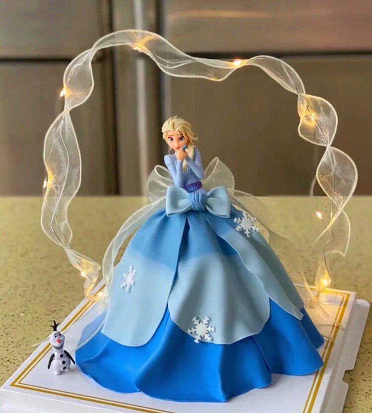 成都同城配送儿童女孩冰雪女王雪宝白色铁丝飘带翻糖生日蛋糕