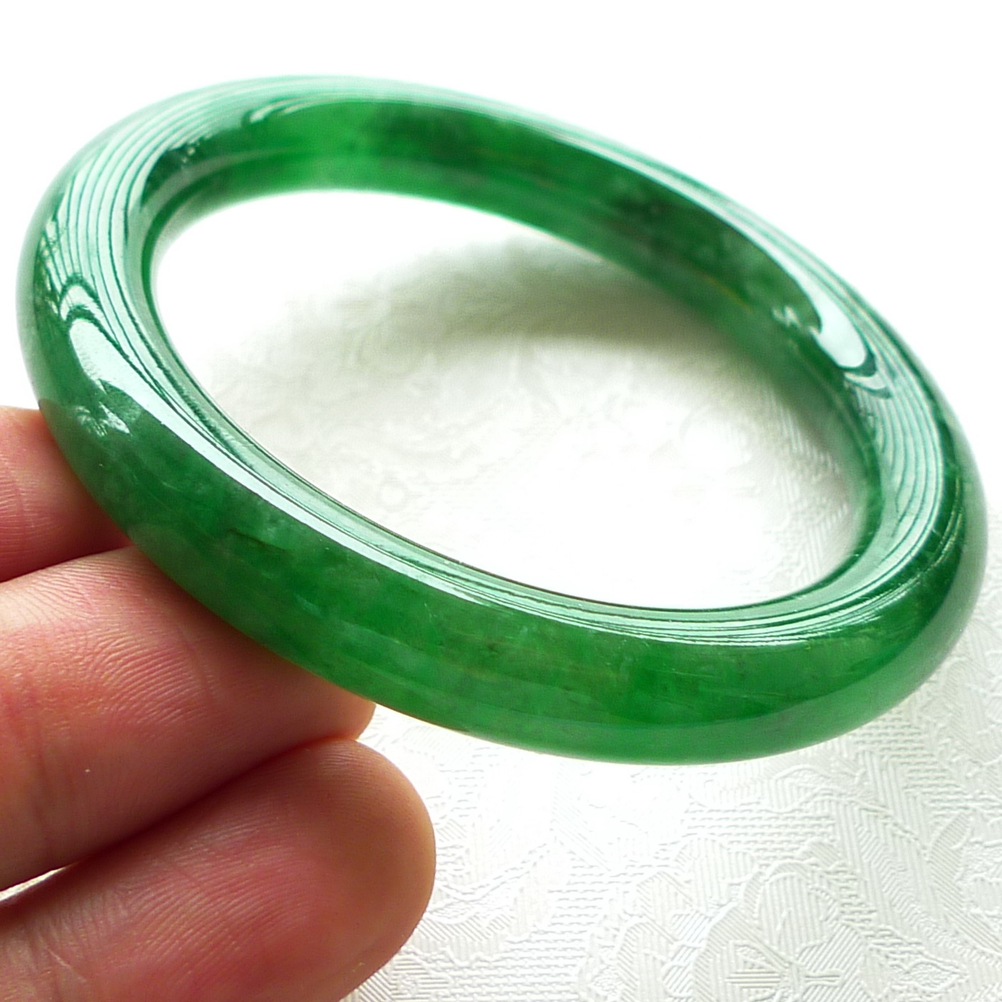 收藏级冰糯种翡翠a货满色阳绿圆条手镯 (53.56mm圈口) 50.17克