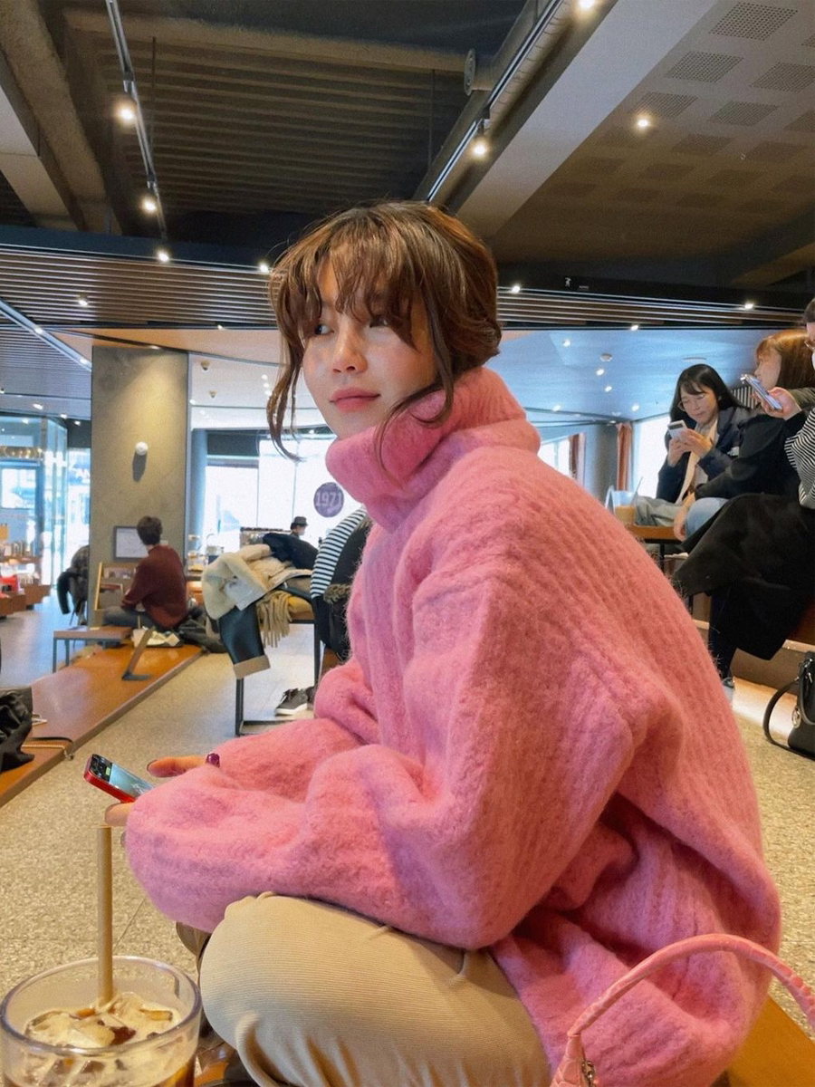 慵懒风高领软糯中长款毛衣女韩国ins博主宽松显白玫粉色针织衫潮