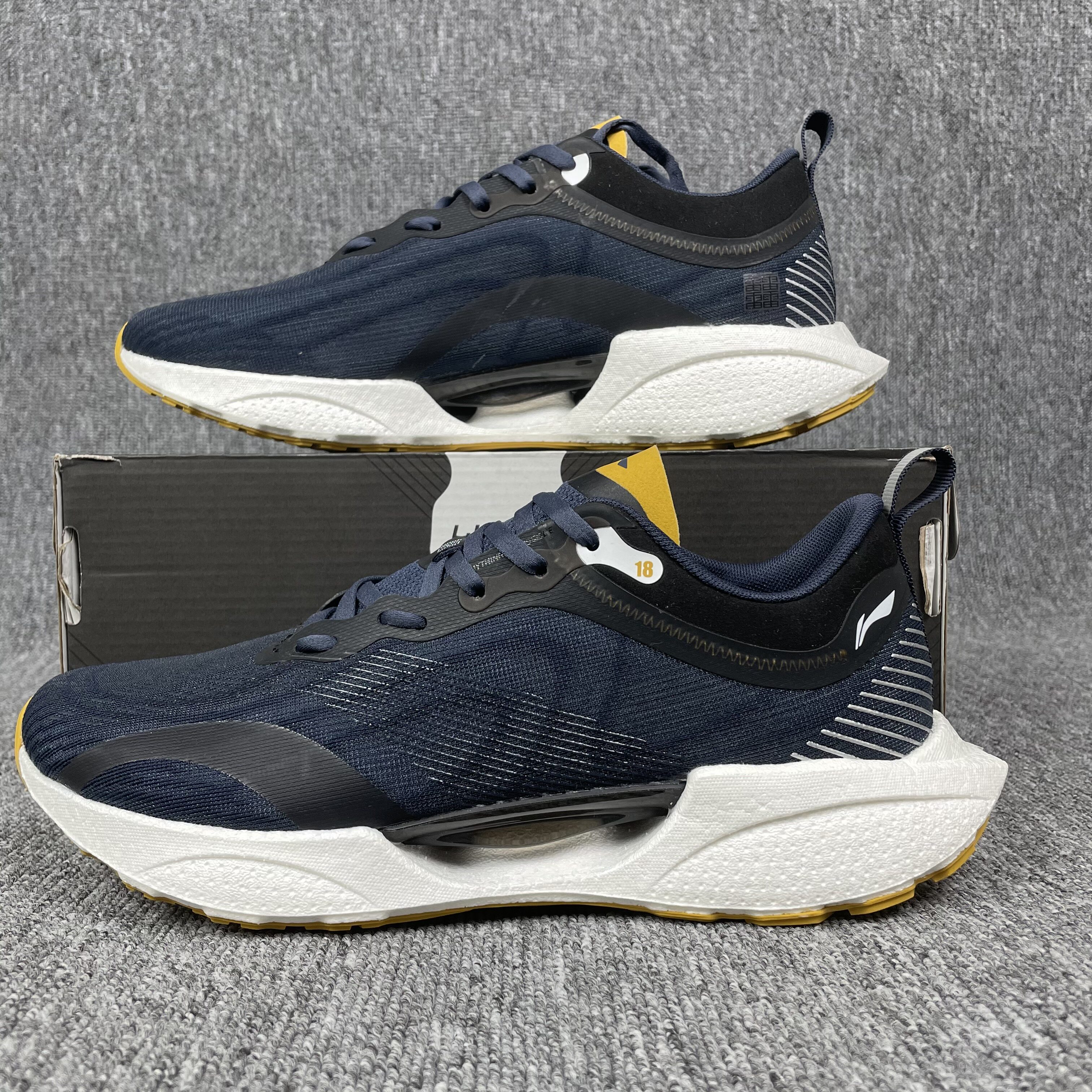 李宁男鞋 跑步鞋 超轻