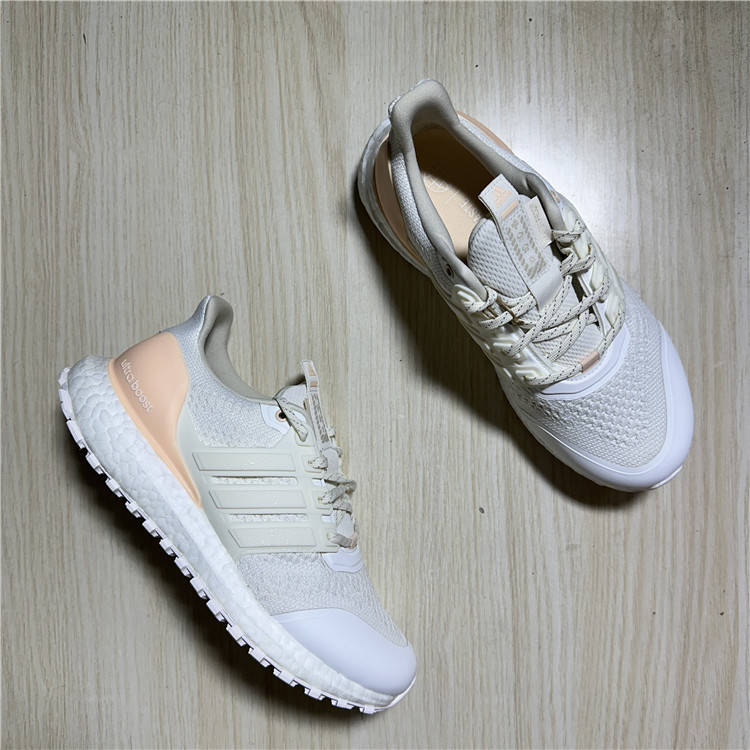 阿迪达斯 Adidas ULTRA