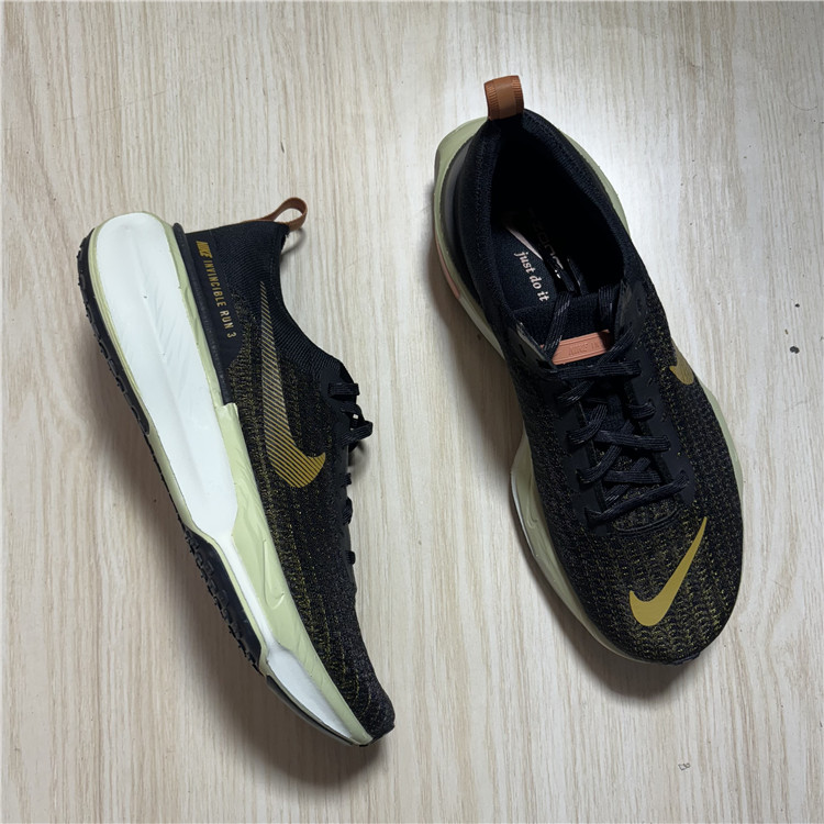 NIKE ZoomX Invinc