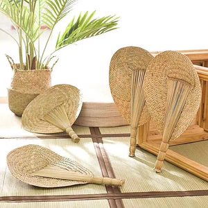 夏季蒲草编织日用扇形扇子中国风礼品手工编织老人手摇圆形工艺扇