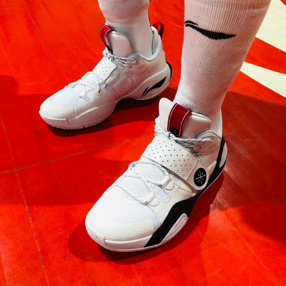 李宁全城8篮球鞋wow8韦德之道无眠宣告低帮耐磨运动鞋abpq005