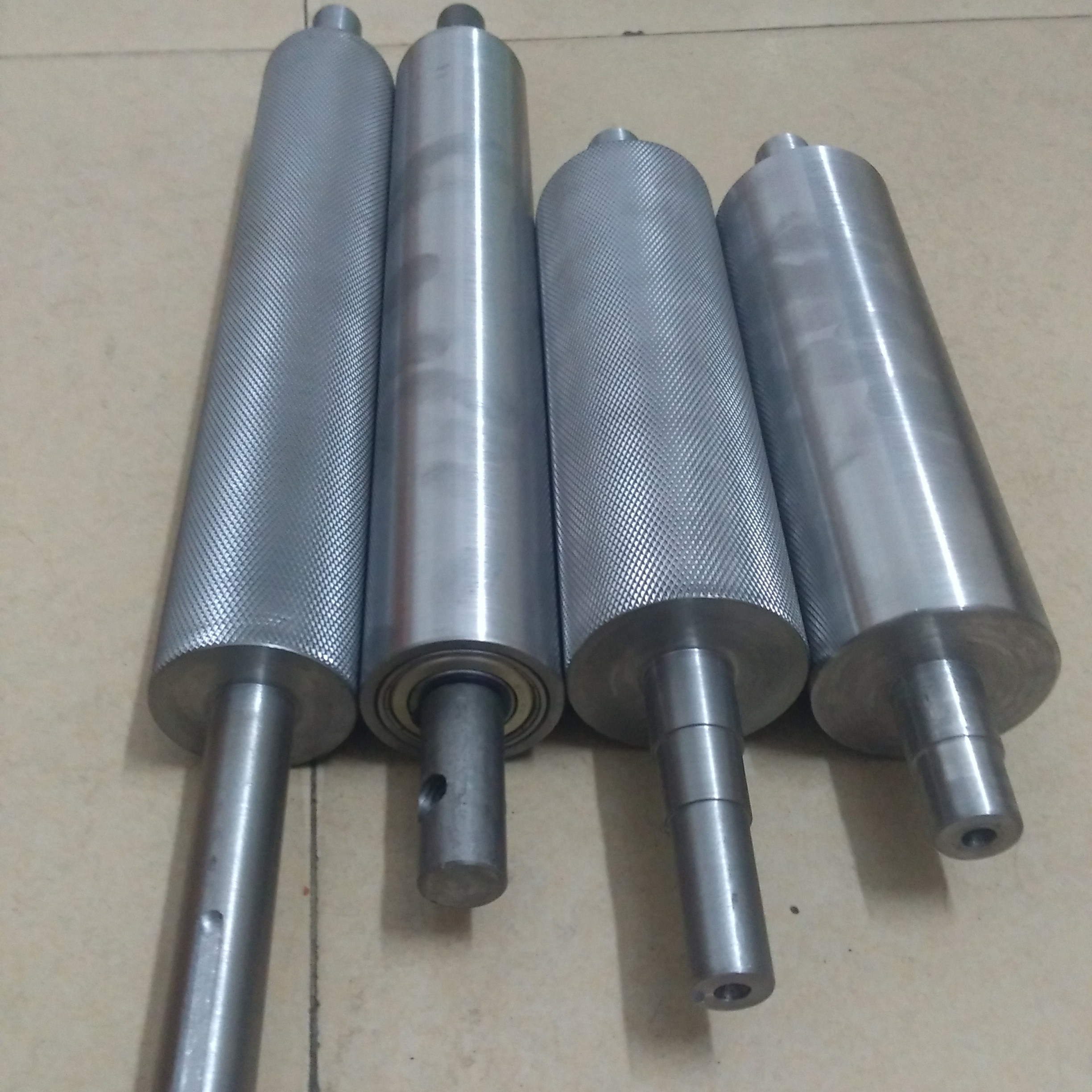 输送带动力滚筒不锈钢镀锌滚筒轴承主从滚轮流水线滚筒无动力滚