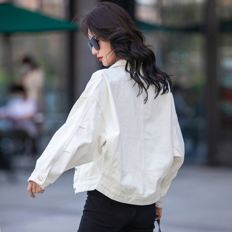米白色牛仔外套女春秋休闲牛仔衣2022年新款褂子韩版宽松夹克衣服