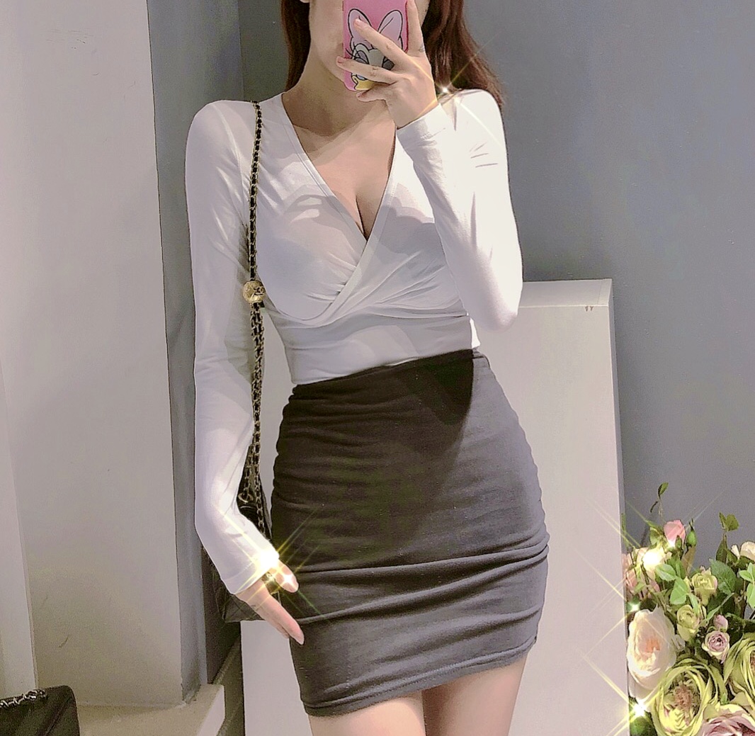 秋季女v领紧身性感显胸长袖打底衫简约 气质优雅女人
