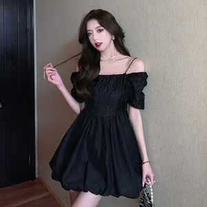 Straight neck lace mesh high waist bud skirt small black dress