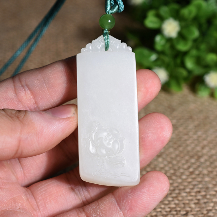 (今日10折)荷花小牌20g新疆和田玉籽料苏工白玉牌子