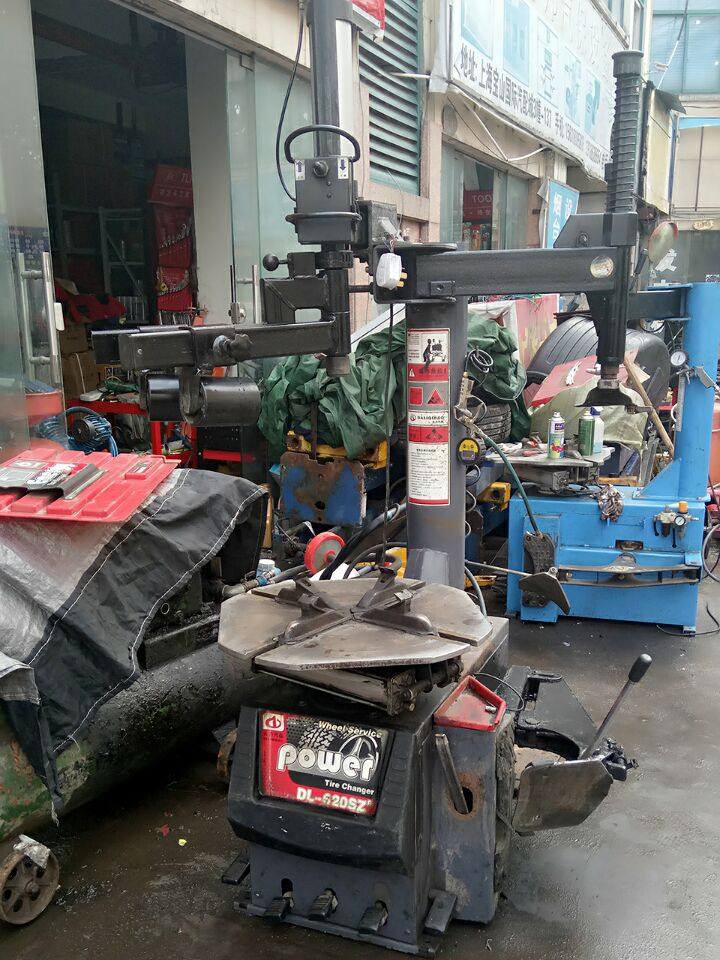 二手大力扒胎机二手带辅助臂的轮胎拆装机二手带辅助臂的扒胎机