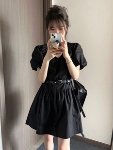 韩系风格穿搭可甜可盐裙子质感高级感法式赫本风黑色圆领连衣裙夏