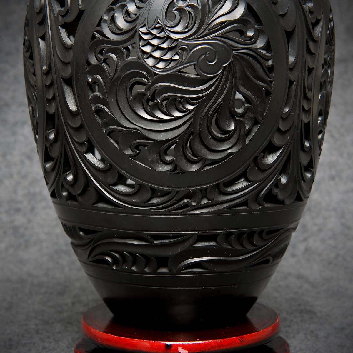 中国黑陶工艺美术大师 刘德功 手工镂空作品《凤凰罐》