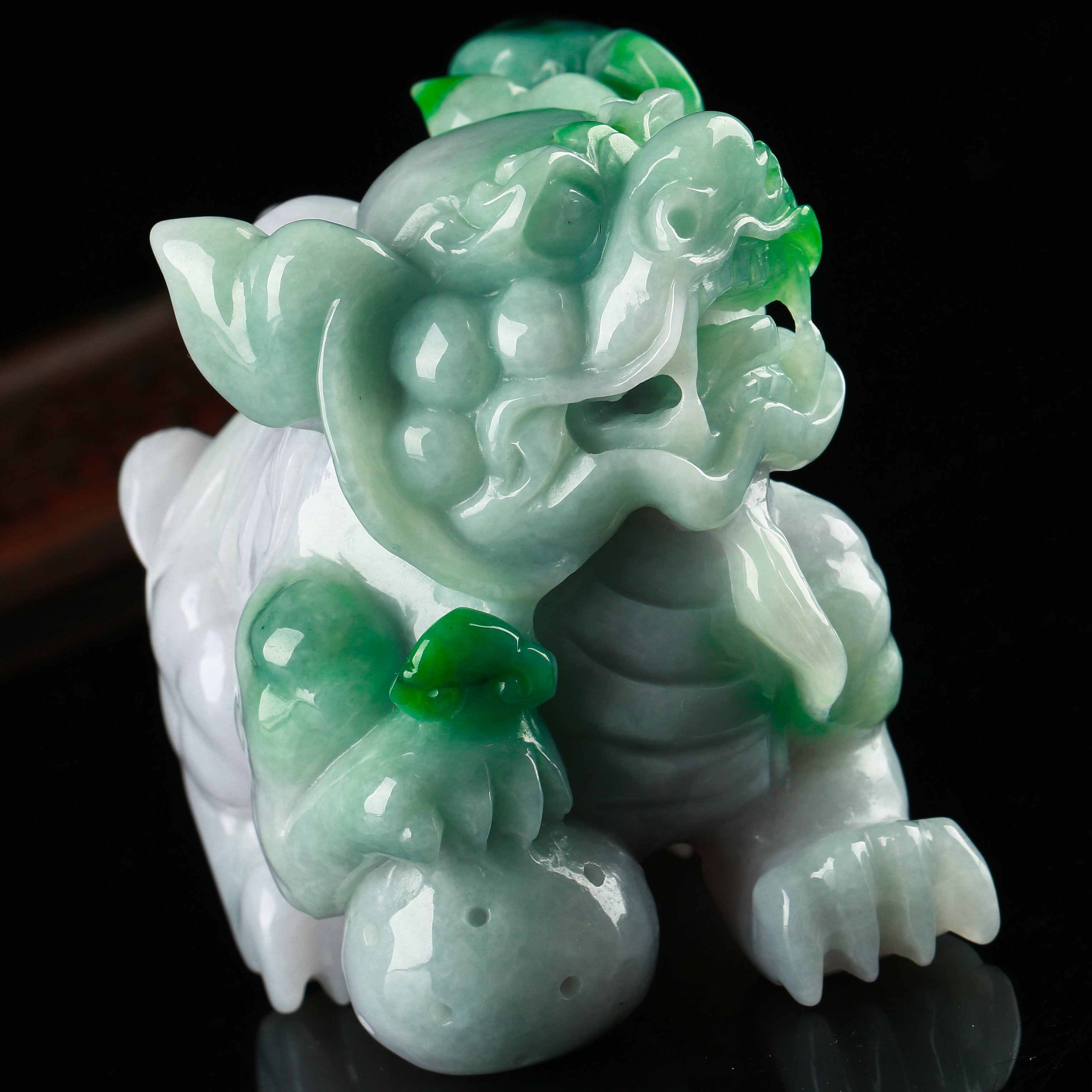 大件厚装细糯种飘绿貔貅摆件 0.41kg