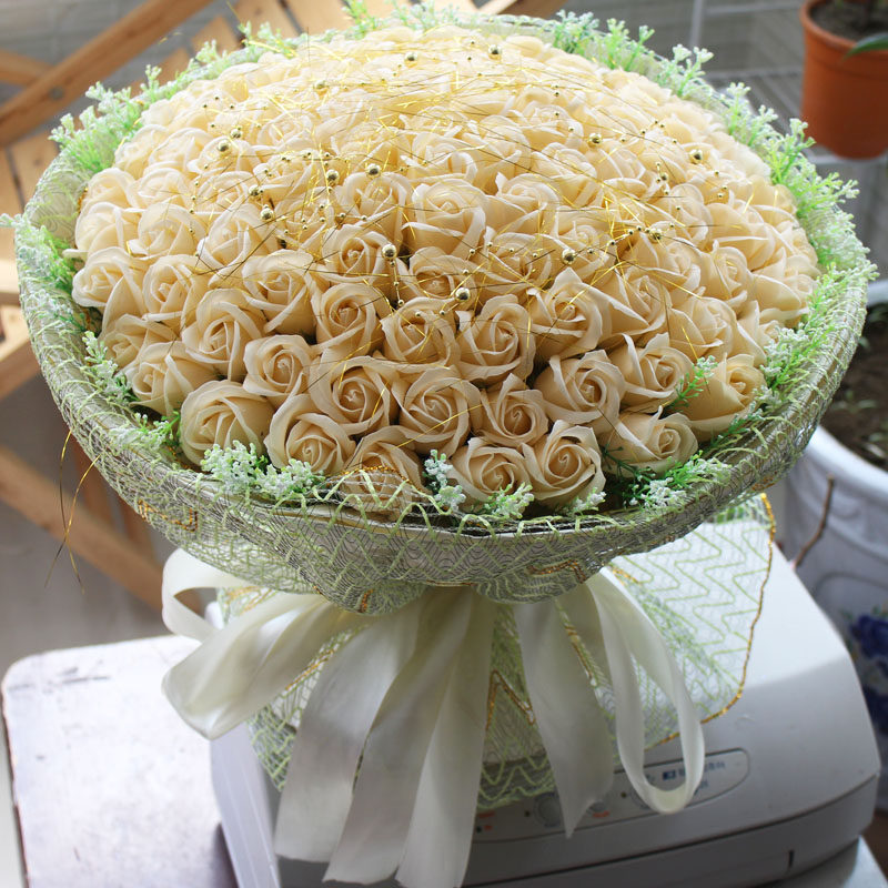 白色情人节礼物99朵仿真玫瑰香皂卡通花束蓝色妖姬生日创意礼物花_不