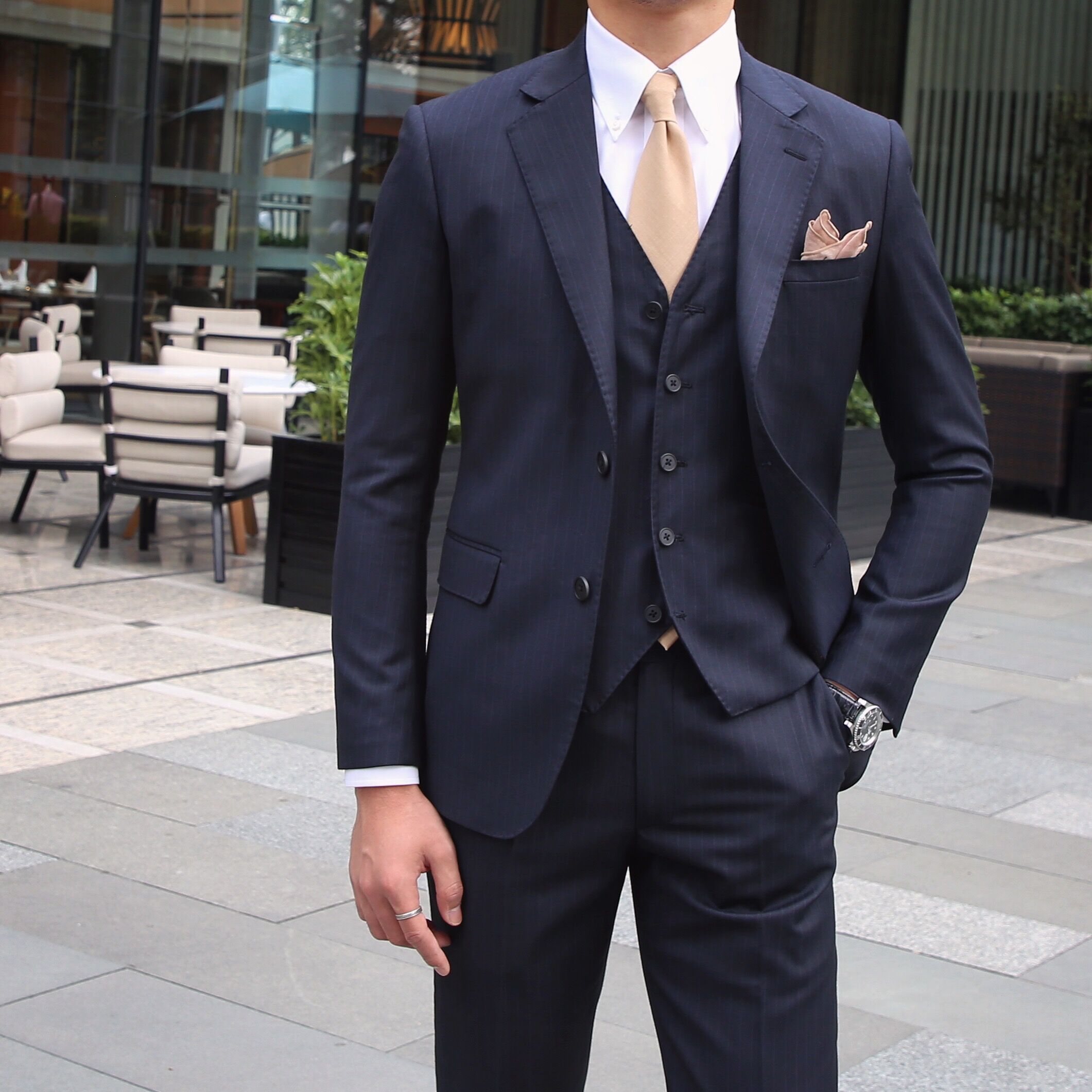 鹿三先生英伦复古男士高定风修身条纹刺绣西服套装灰蓝精致三件套