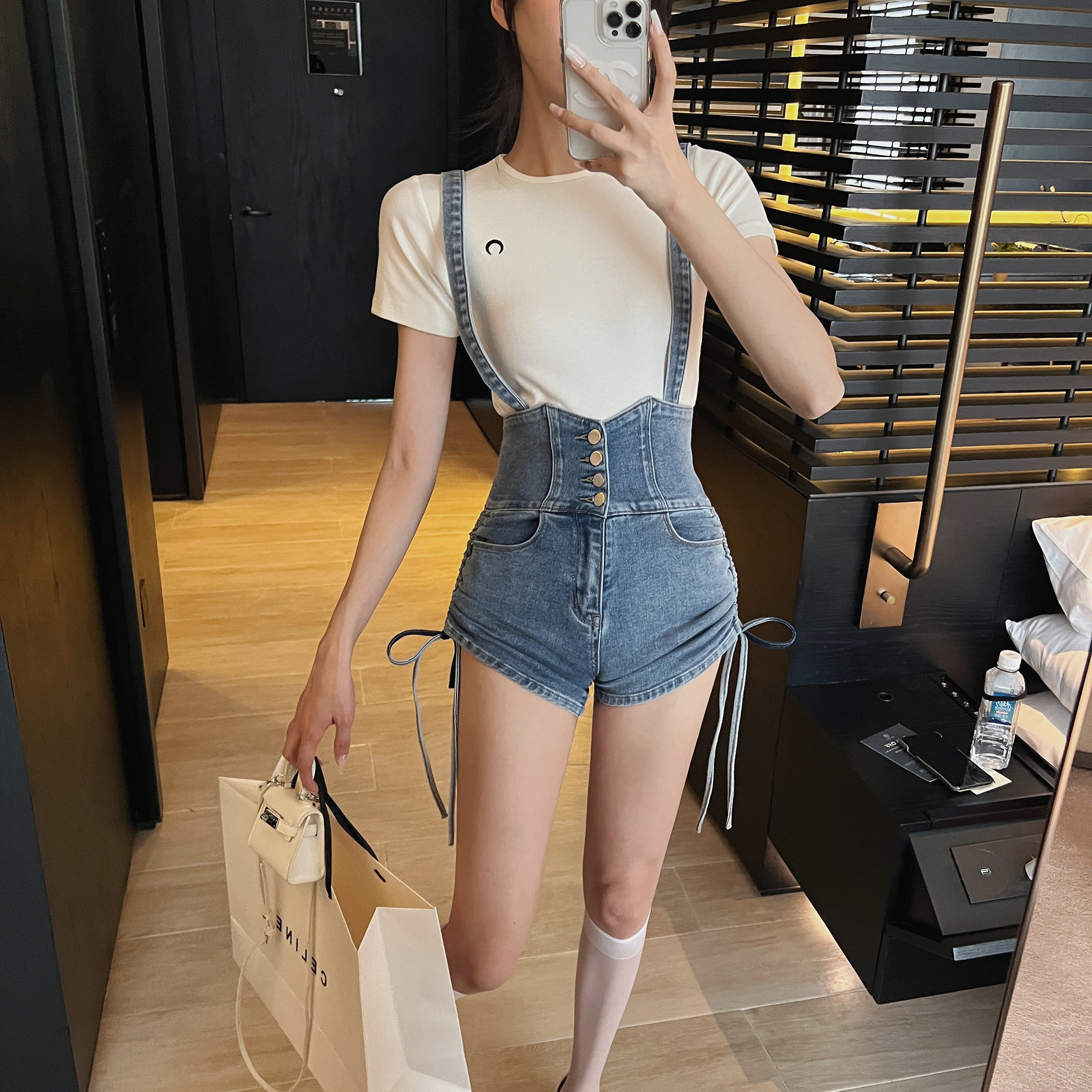 in mimiface 高腰牛仔背带裤女夏新款设计感薄款紧身显瘦短裤热裤