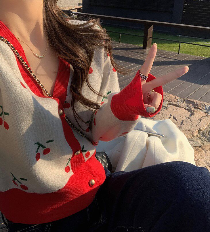 红色樱桃毛衣外套女冬季开衫小个子短款针织上衣春秋外搭过年衣服