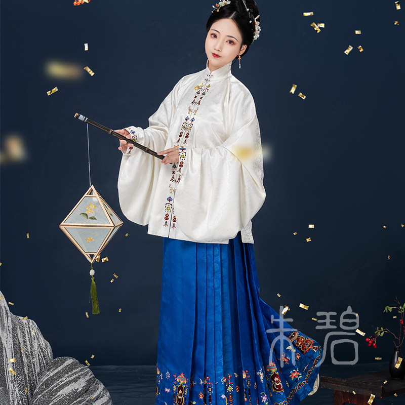 岁时应景系列之葫芦花灯 元宵节·明制白绫袄蓝缎裙