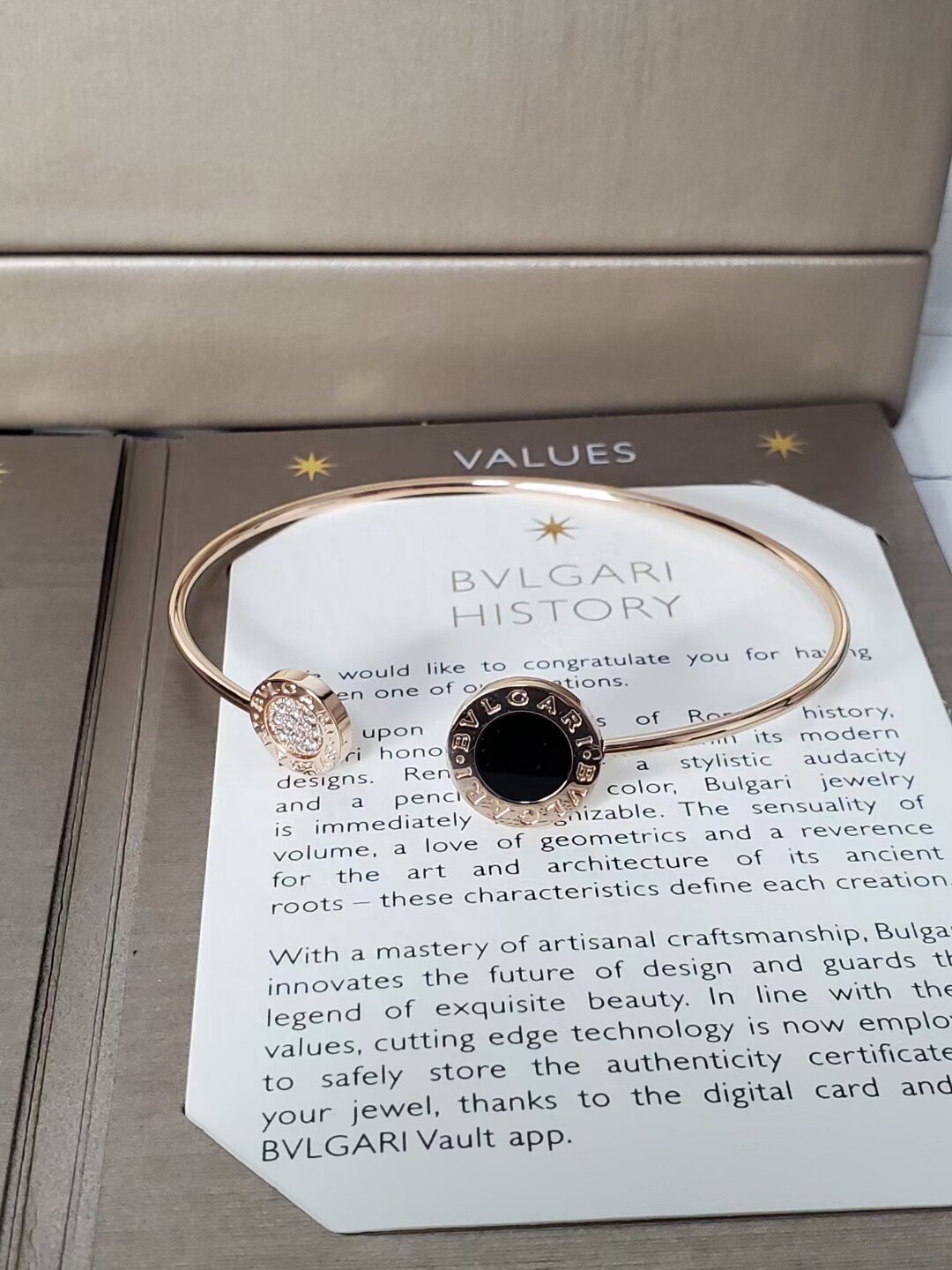 bvlgari宝格丽孔雀石白贝母翻转手镯圆饼玫瑰金手环已售0新品