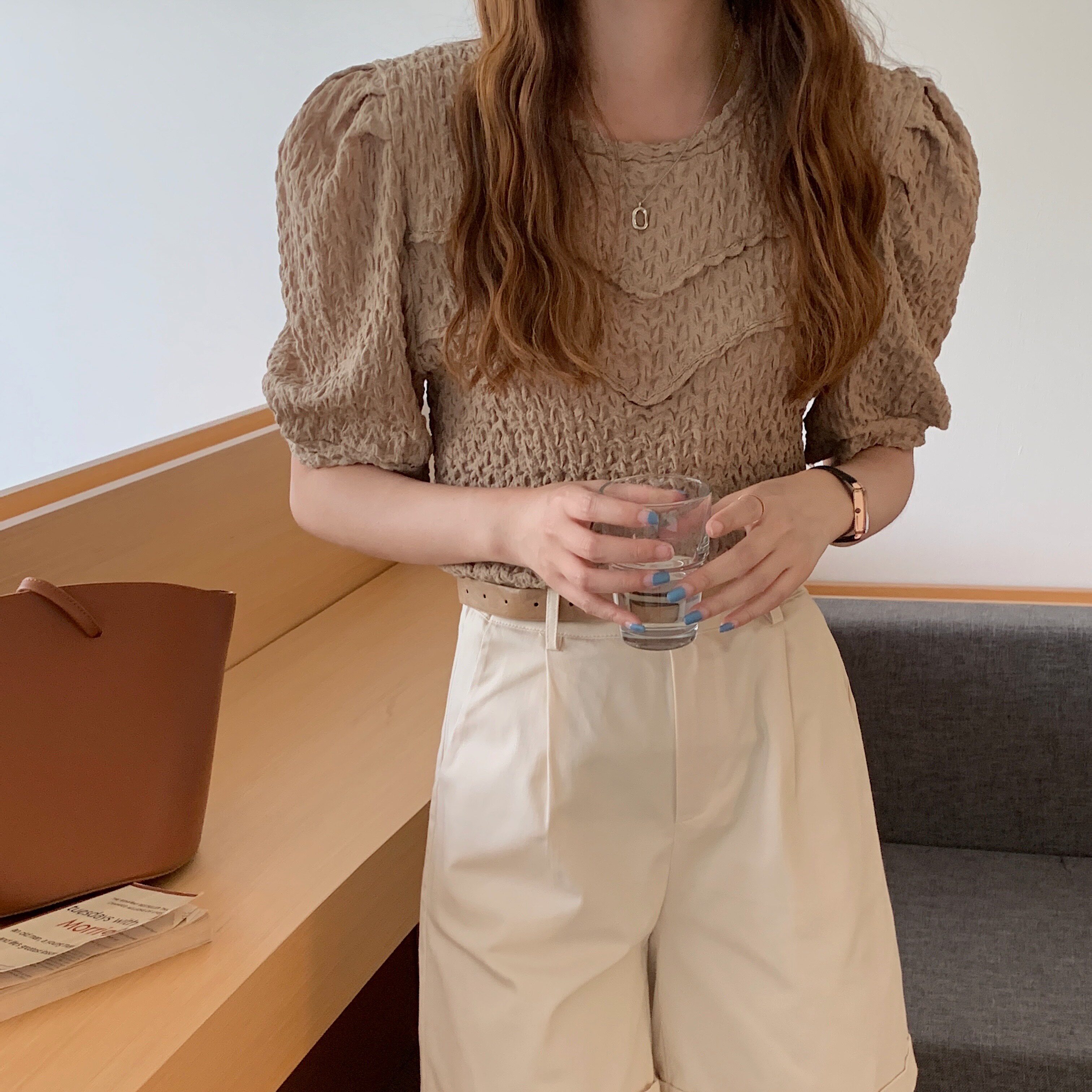 价~泡泡袖褶皱波浪圆领气质t恤