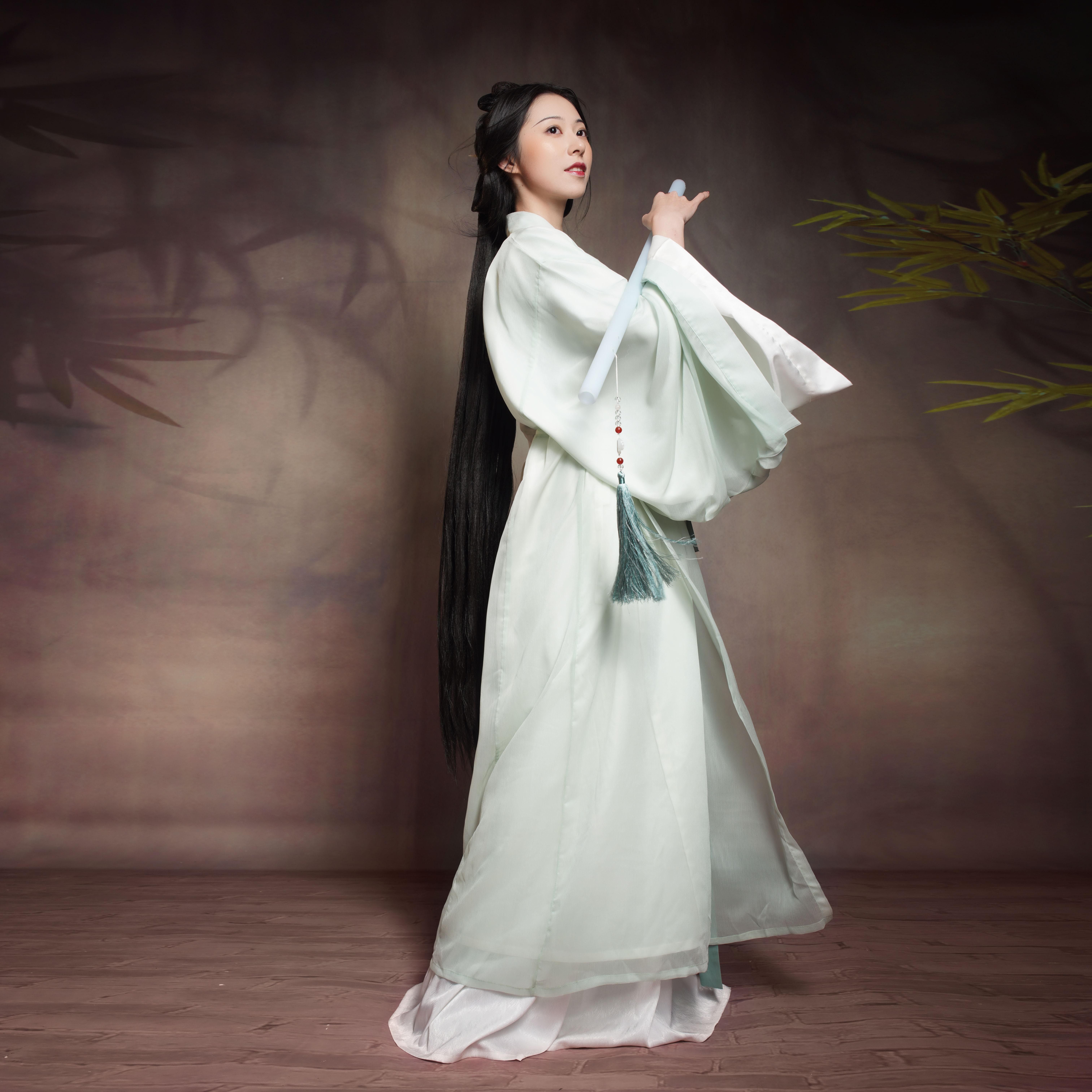 现货画竹马山楚墓直裾版真丝桑蚕蚕丝汉服素色民族服装