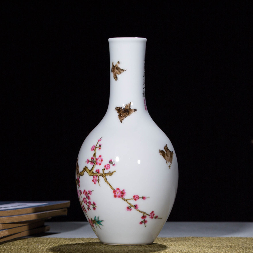 重工粉彩喜鹊梅胆瓶 江西省工艺美术师作品