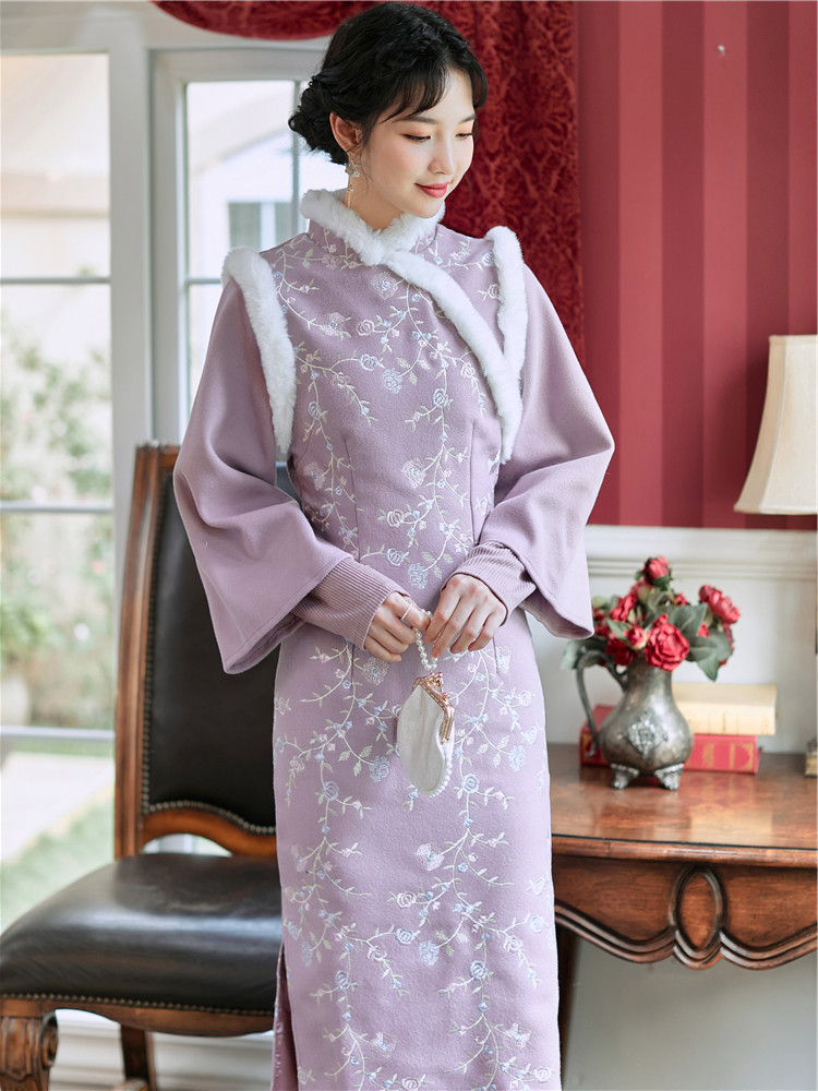 冬季复古绣花毛呢旗袍年轻款少女2022年新款冬天中长款素雅长袖已售0