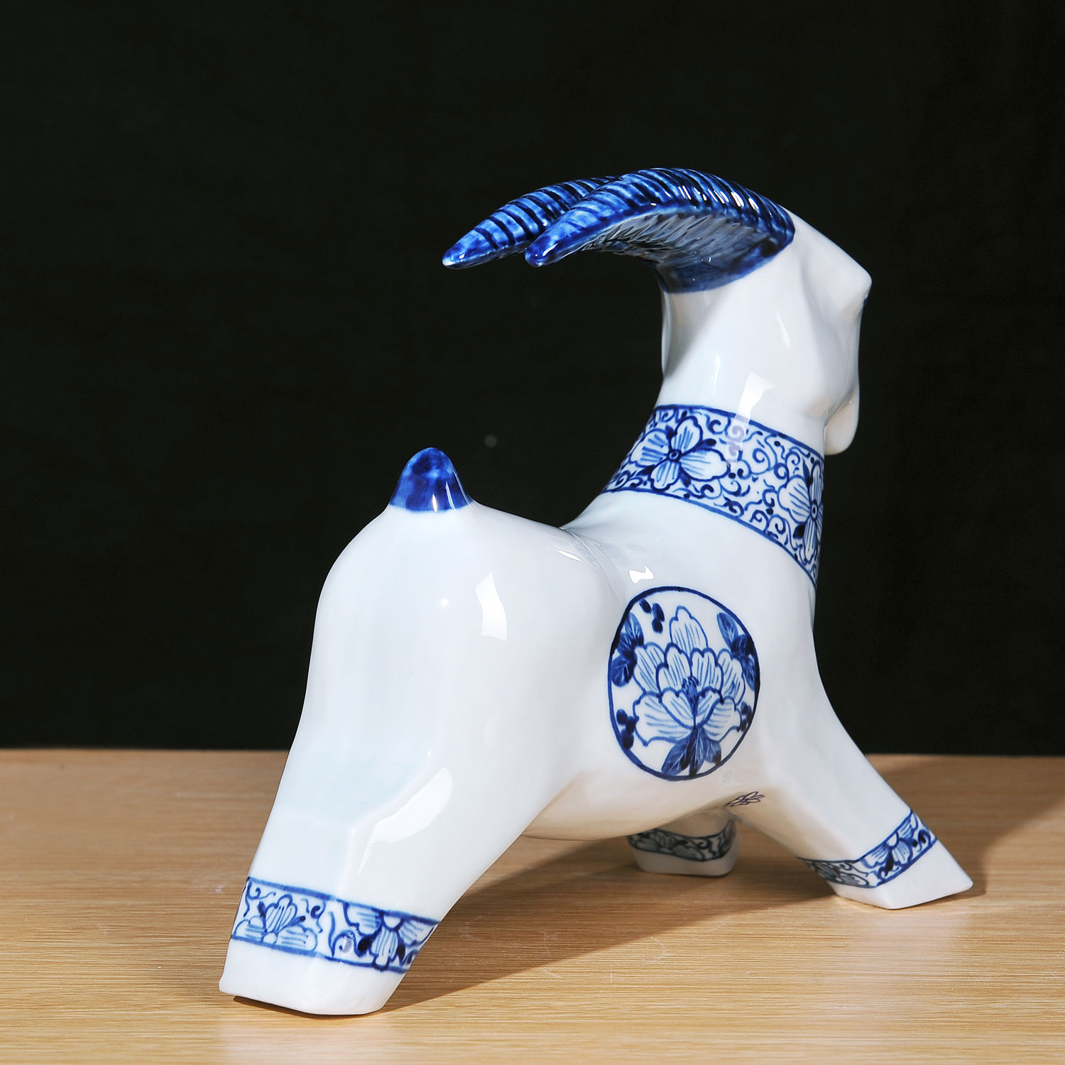 雕塑泰斗中国工艺美术大师刘远长 《青花羊》