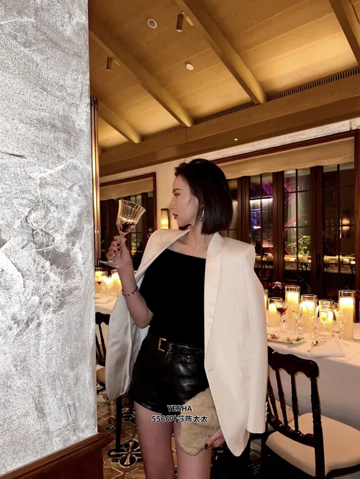 现货福利5566叶莎欧洲站2022年春季新款上衣欧货高领女打底衫