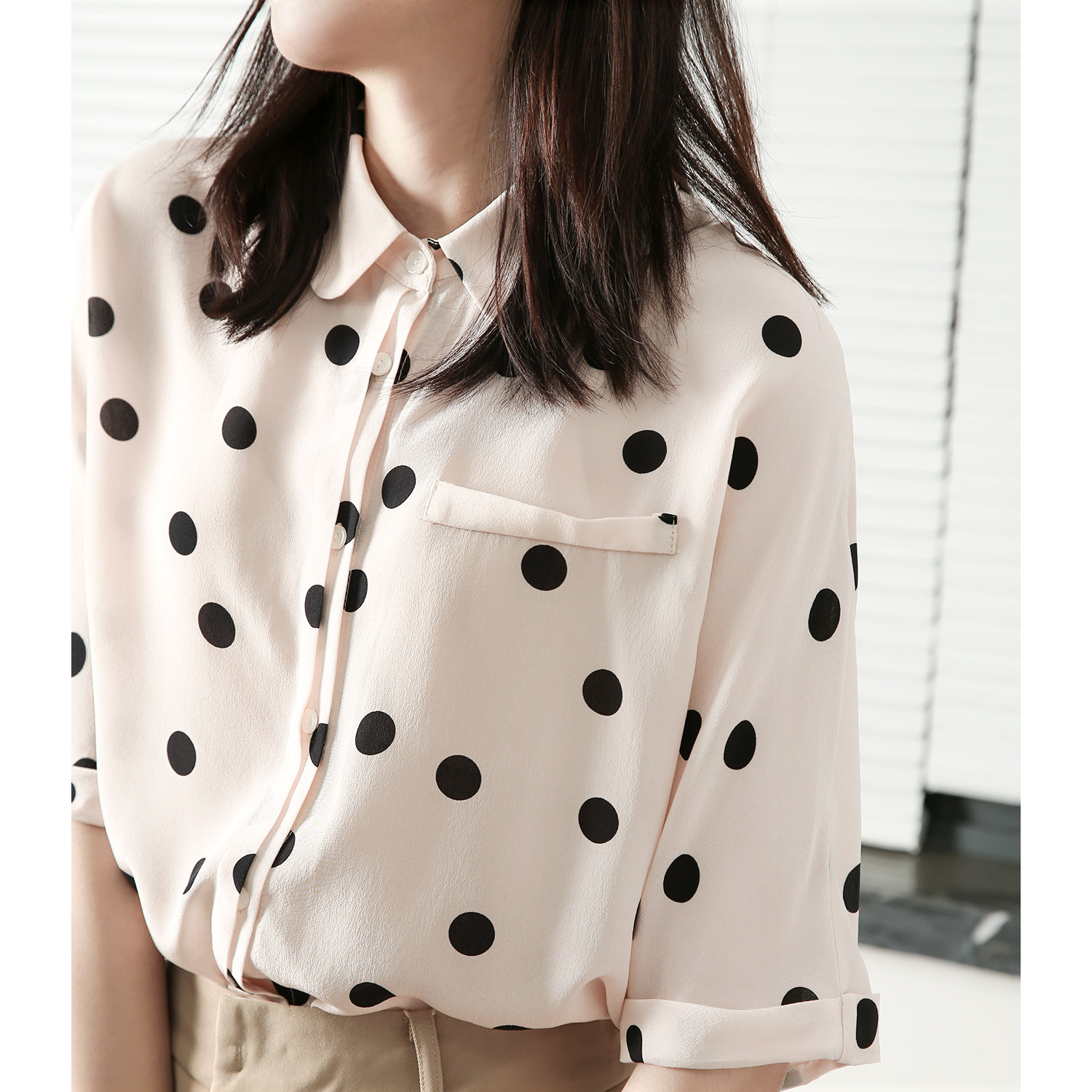 波点印花短袖真丝衬衫女设计感小众桑蚕丝衬衣法式上衣夏2022新款