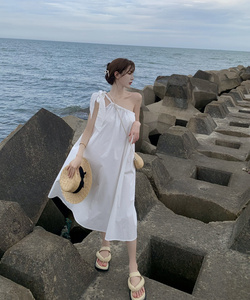 Sanya Tourism suspender dress