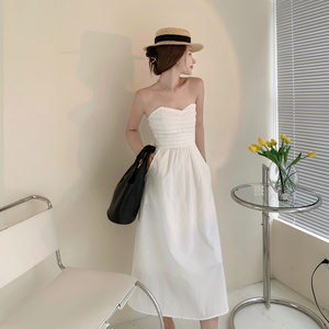 One line shoulder wrapped dress with high waist and thin skirt