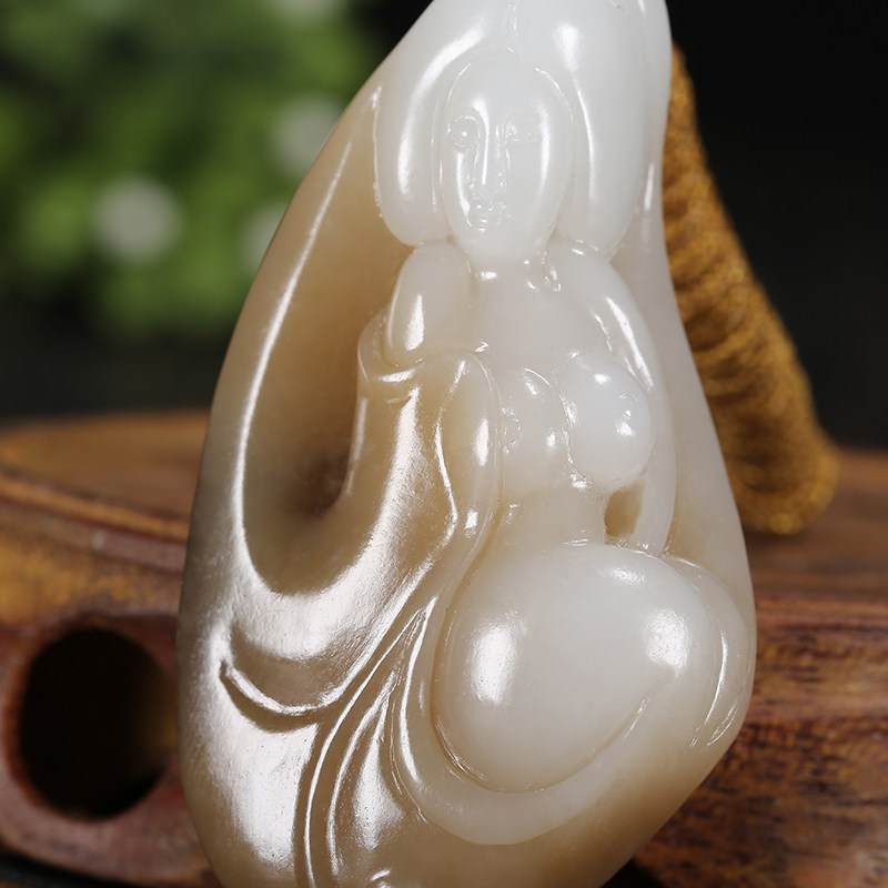 【裸女】玉雕名家王磊作品 和田玉糖白玉挂件 53克