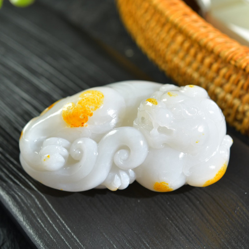 白玉籽料貔貅手把件男士款文玩天然新疆和田玉皮秋把玩件收藏121g