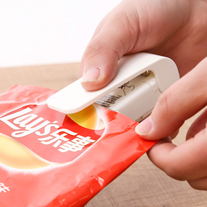 日本迷你封口机小型家用便携零食塑封机手压封口器塑料袋密封神器