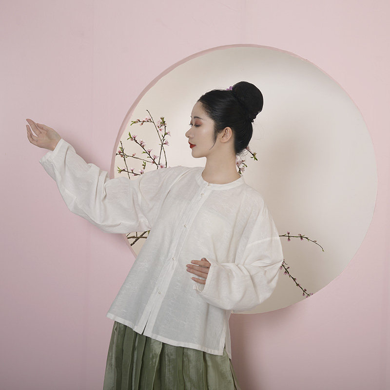 春下汉服 江水白 明制春款圆领对襟衫现货