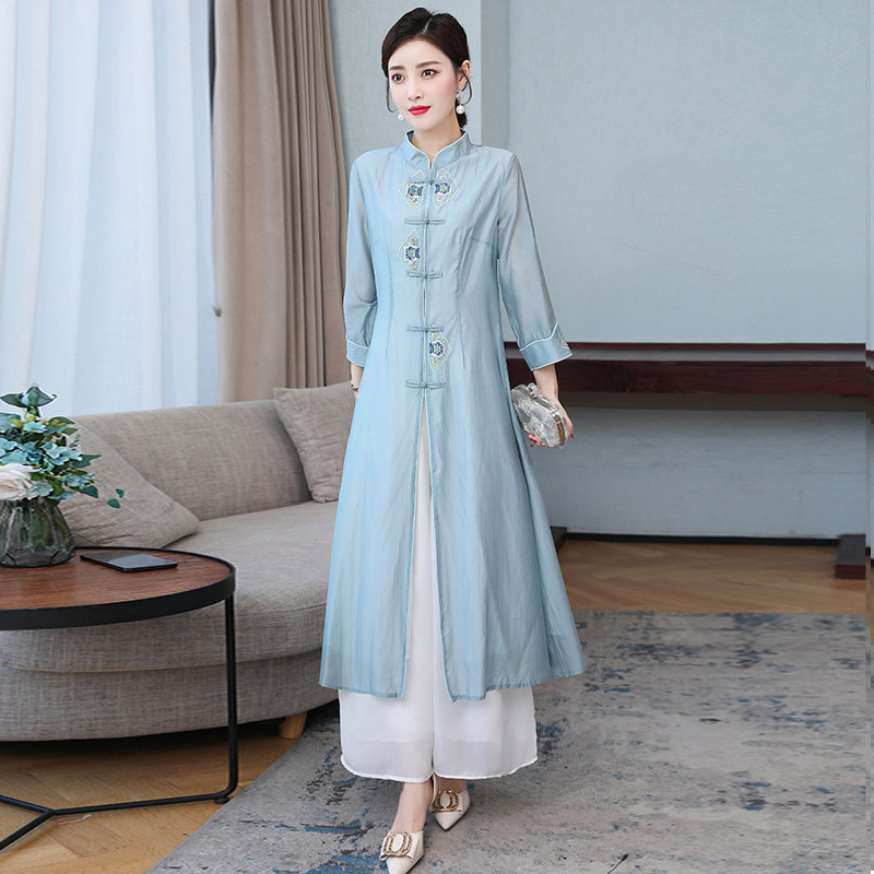 茶服女春秋年轻款