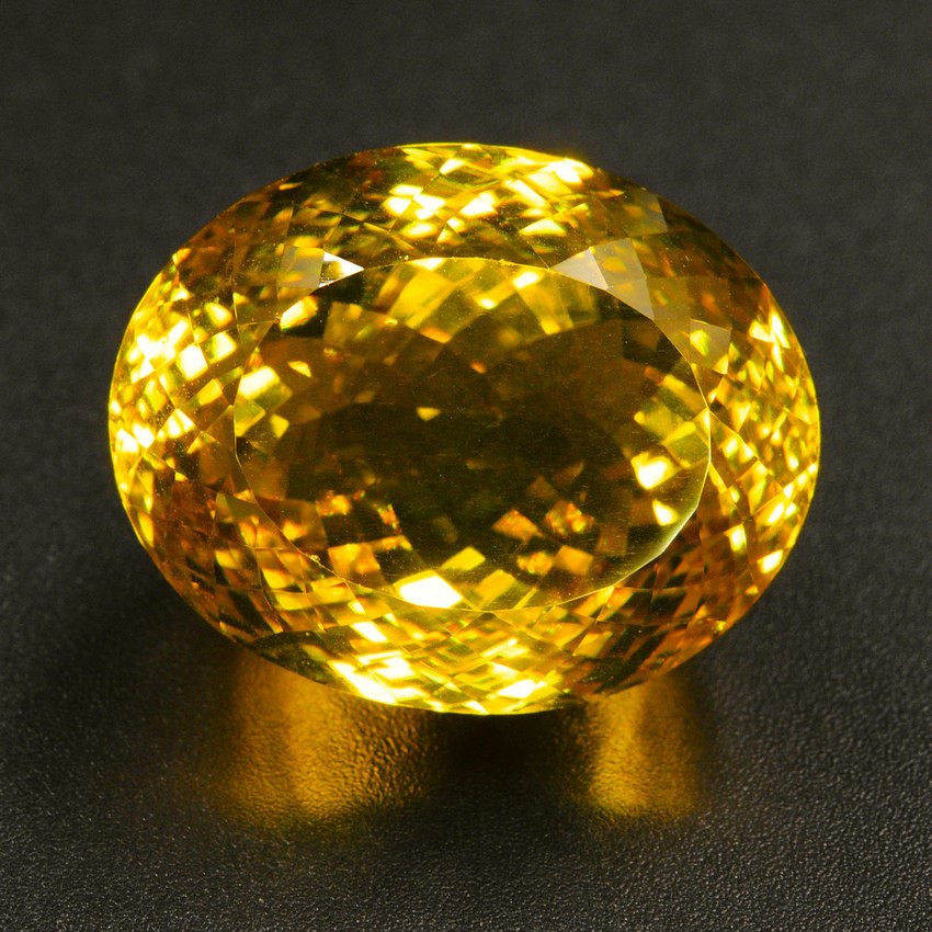 84.5克拉全干净 无瑕疵 黄晶裸石 可提供镶嵌款式 电脑可看视频