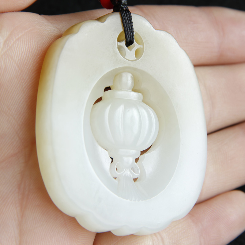 苏工 和田玉糖白玉 红红火火灯笼挂件 68.74克