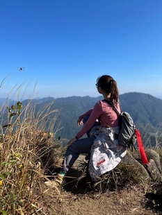 夏季专业登山鞋男女徒步鞋轻便防水防滑透气爬山鞋鞋舌一体沙漠靴