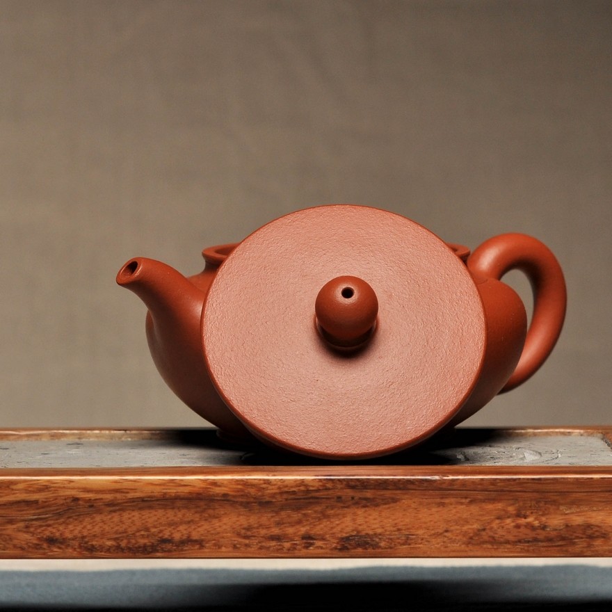 著名紫砂陶艺家 徐仕慧 扁鼓壶